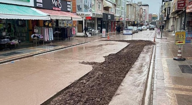 Körfez Ağadere Caddesinde Altyapı Çalışmaları Tamamlandı