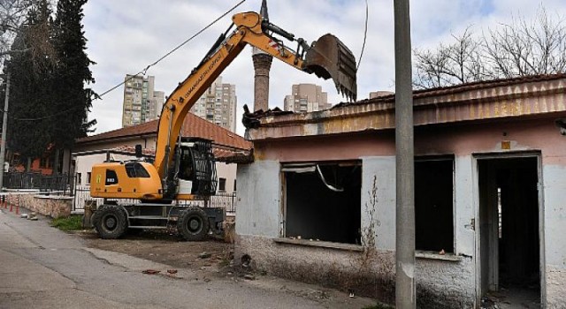 Tayakadın metruk binalardan temizleniyor