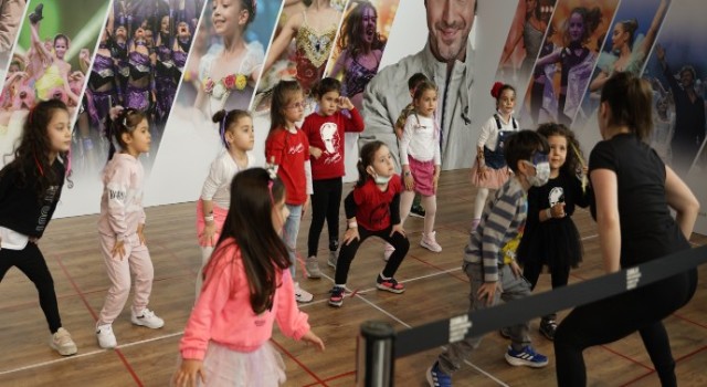 23 Nisan Çocuk Bayramı Coşkusu “Çocukların Festivali”nde Yaşandı