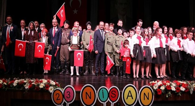 23 Nisan neşesi çocukların coşkusu ile başladı