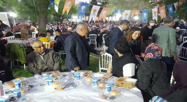 AK Parti Keşan İlçe Başkanlığı’ndan iftar yemeği