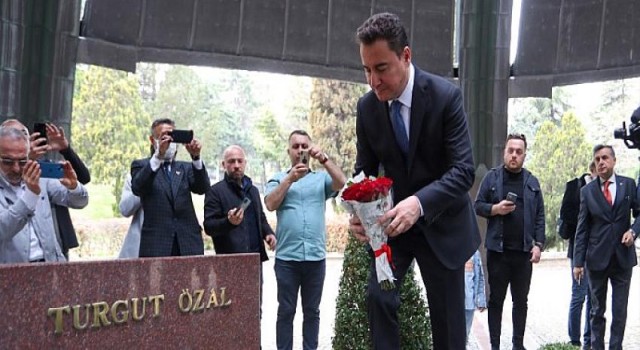 Ali Babacan, Turgut Özal’ı Mezarı Başında Andı