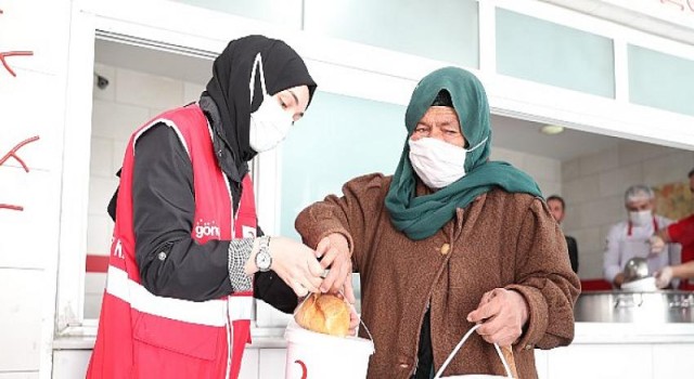 Aşevlerinde Kazanlar İftar ve Sahur İçin Kaynıyor