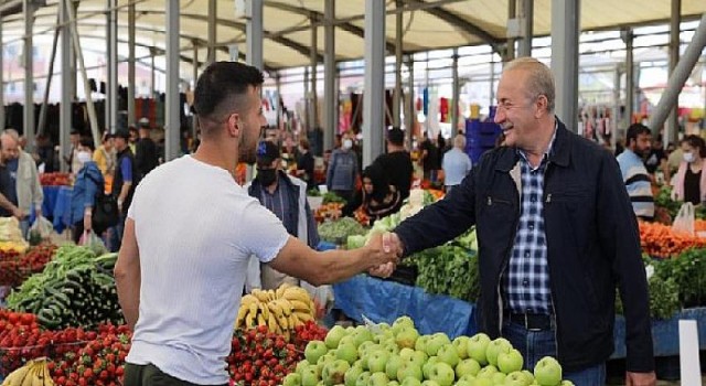 Başkan Atabay Pazar esnafını ziyaret etti