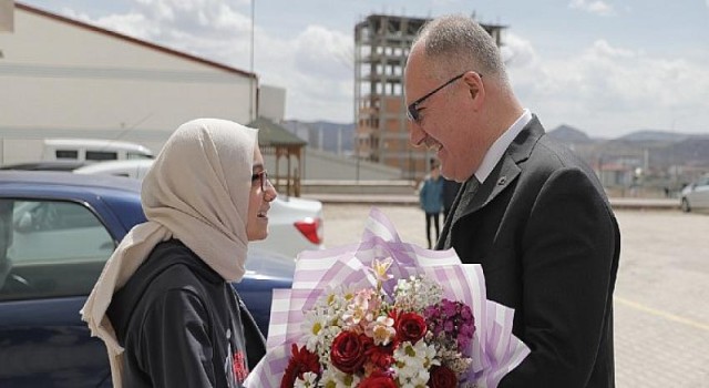 Başkan Bilgin, İhramcızade İmam Hatip Ortaokulu’nu Ziyaret Etti