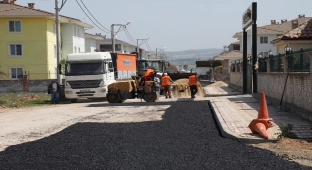 Bursa İnegöl’de 8 sokakta 4 km yol yenileniyor