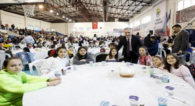 Bursa İnegöl’de çocuklara özel tekne orucu iftarı yapıldı