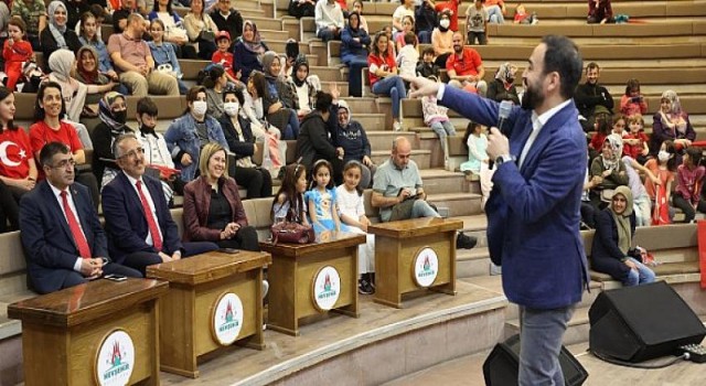 Çocuk Şenliği ve Kitap Fuarı İlk Günde Binlerce Ziyaretçiyi Ağırladı