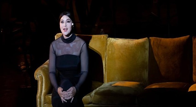 Dünya Starı Monica Bellucci’nin, Zorlu PSM’deki Son Performansında Ünlüler Geçidi!