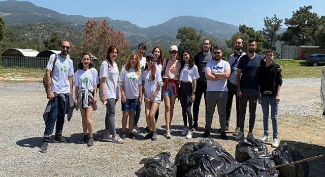 Egeli Çevre Gönüllüleri iş başında