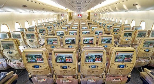 Emirates, sunduğu ‘‘en iyi’’ uçak içi eğlence deneyiminin 30. yılını kutluyor