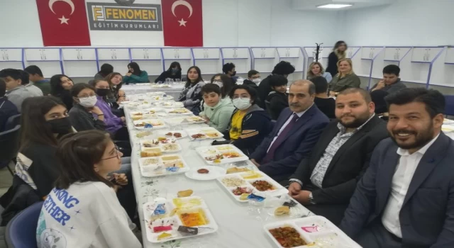 Fenomen Eğitim Kurumları öğrenci ve veliler ile buluştu