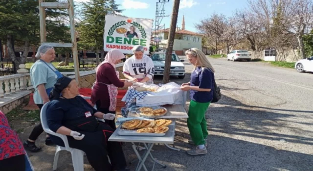 Hem gelenek yaşatıyor hem kazanç sağlıyorlar