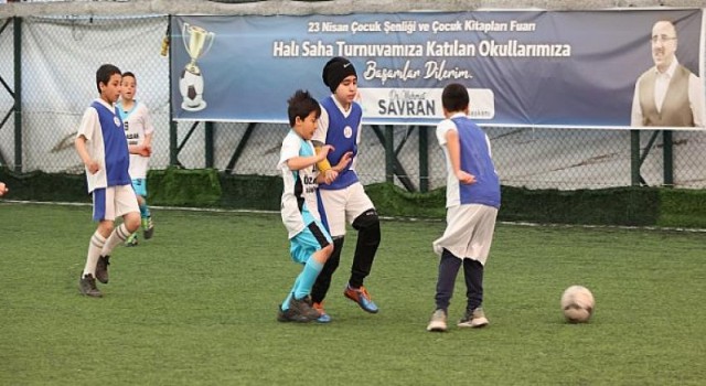 İlkokullar Arası Futbol Turnuvası Başladı