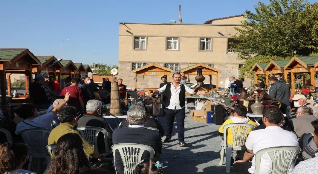 Kayseri Talas’ta Antika Pazarı hız kesmeden devam ediyor