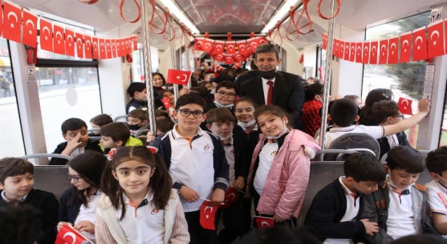 Kayseri’de ’çocuk treni’ eğlendirdi