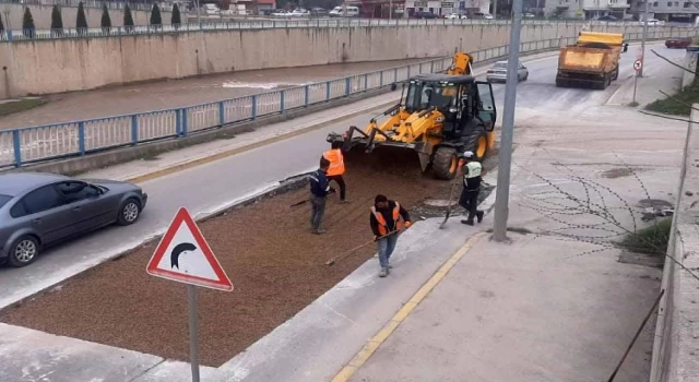 Kocaeli Büyükşehir kendi ürettiği asfaltı kullanıyor