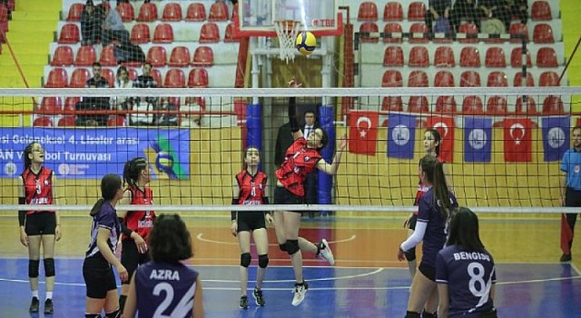 Liseler Arası Voleybol Turnuvası Sona Erdi