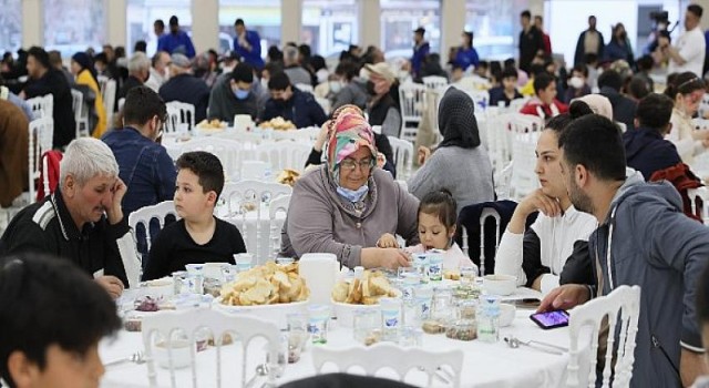 Ramazan’ın İlk İftarına Yoğun İlgi