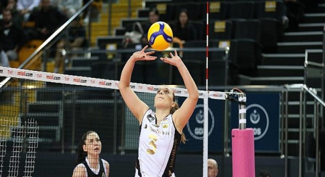 VakıfBank, CEV Şampiyonlar Ligi’nde final için son virajda