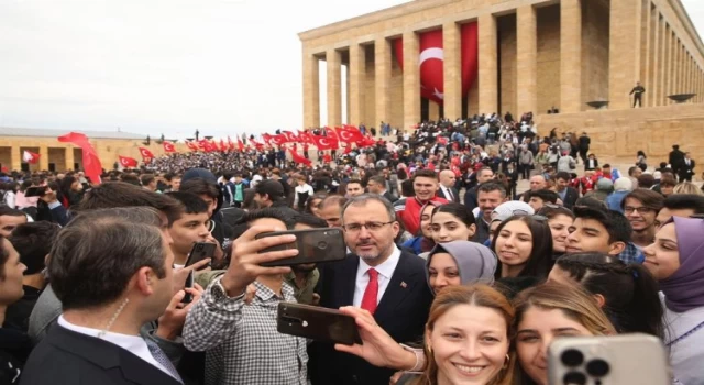 81 ilden gelen gençler Anıtkabir’de