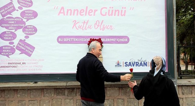 Anneler Günü Kutlu Olsun