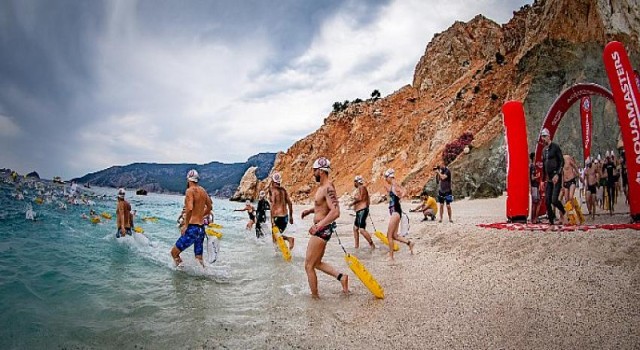 Antalya Kemer’de gerçekleştirilen 15.Uluslararası Arena Aquamasters Yüzme Şampiyonası tamamlandı.