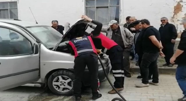 Bilecik Pazaryeri’nde park halindeki kamyonet yandı