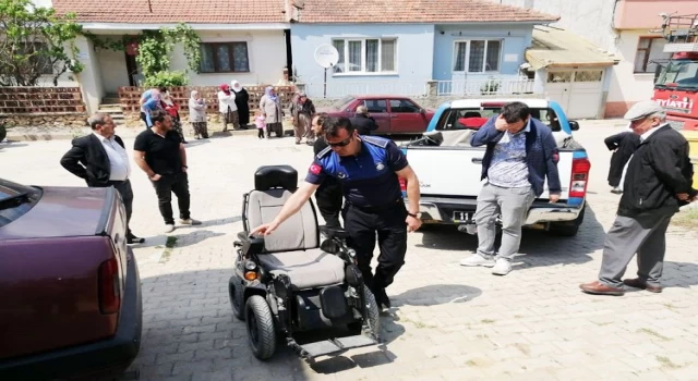 Bilecik Pazaryeri’nde tekerlekli sandalyeler sahiplerine ulaştırılıyor