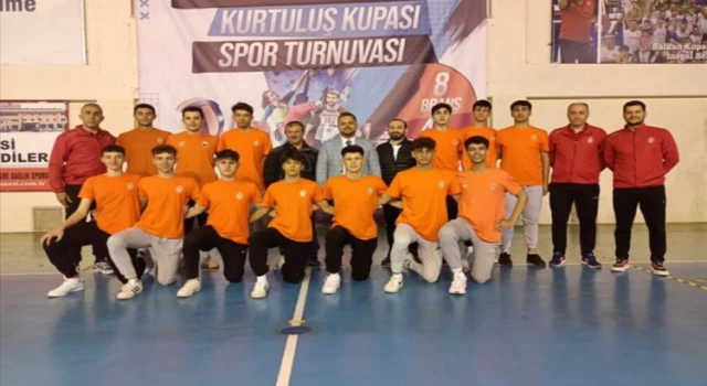 Bursa İnegöl’ün voleybolcuları final için Mersin’de