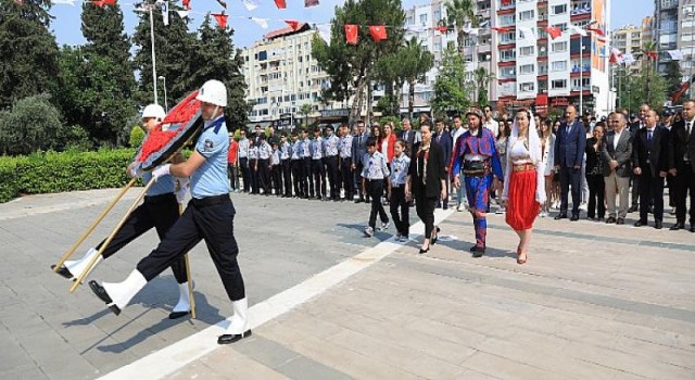 Büyükşehir Belediyesi 19 Mayıs’ı törenle kutladı