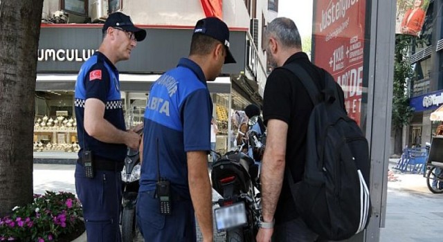 Cumhuriyet Bulvarında öncelik yayanın