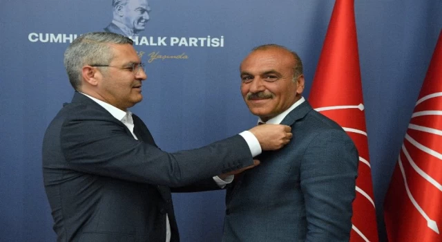 Diyarbakır Silvan’da AK Parti İlçe Başkanı CHP’ye geçti