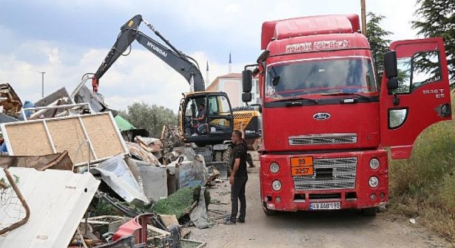 Edremit Belediyesi’nde 25 taşıt ve iş makinesi hurdaya ayrıldı