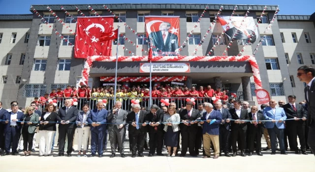 Gaziantep’te Adil Sani Konukoğlu Spor Lisesi açıldı