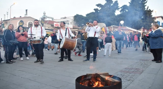 İzmir Foça’da Hıdırellez sevinci