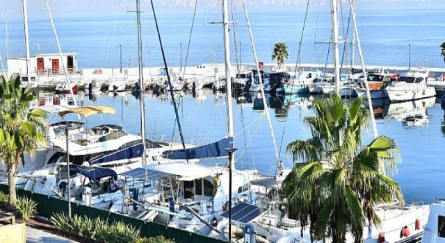 İzmirlilerin gözdesi mavi bayraklı ”İzmir Marina”