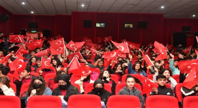 Malatya’da öğrenciler ’Kurtuluş Hattı’ filmini izledi