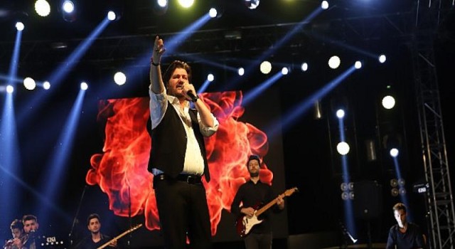 Mis Kokulu Festivalin 2.Gününde Çiçek Festivaline Yakışır Konser