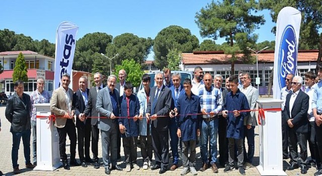 Salihli Meslek Lisesi’ne sıfır kilometre araç bağışı yapıldı