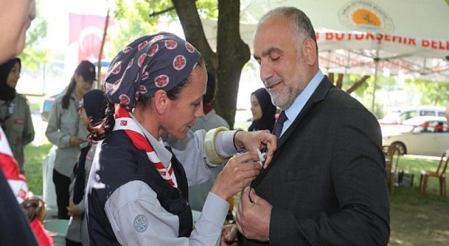 Sandıkçı’dan İzcilere Simit ve Sahlep İkramı