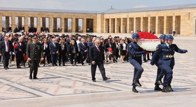 TEV 55. yılda Anıtkabir’de Ata’nın huzuruna çıktı