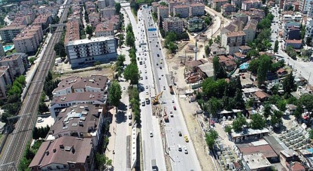 Tramvay çalışmaları kapsamında D-100’de birer şerit trafiğe kapatıldı