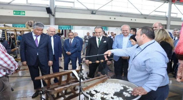 Türk dünyasının gelenekselleri Bursa’da vitrine çıktı