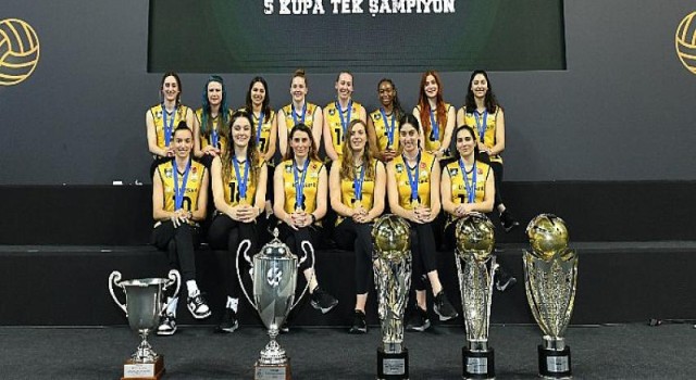 Türkiye, Avrupa ve Dünya Şampiyonu VakıfBank Spor Kulübü medya mensupları ile bir araya geldi.