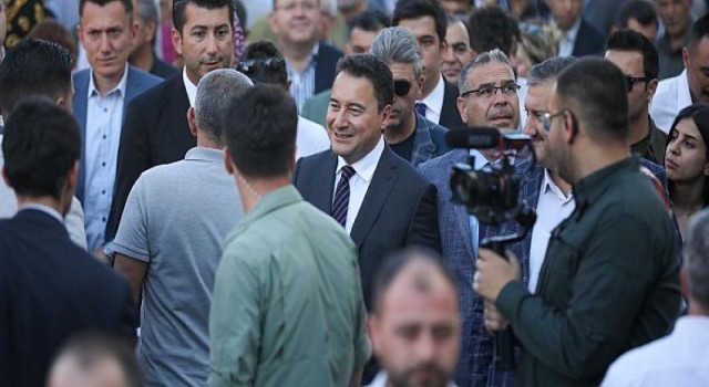 BABACAN BEYPAZARI’NDA ‘DEVA Partisi’ni memlekete tekrar sahip çıkmak için kurduk’