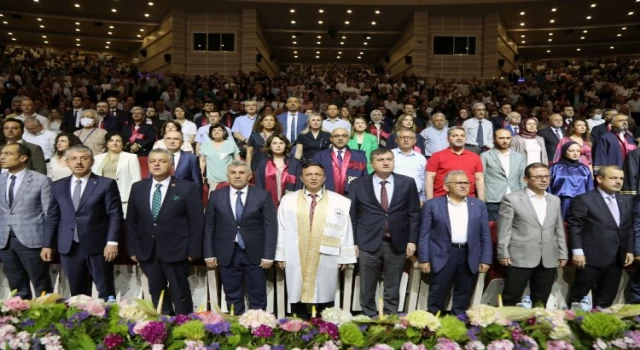 ERÜ Tıp Fakültesi’nde mezuniyet coşkusu