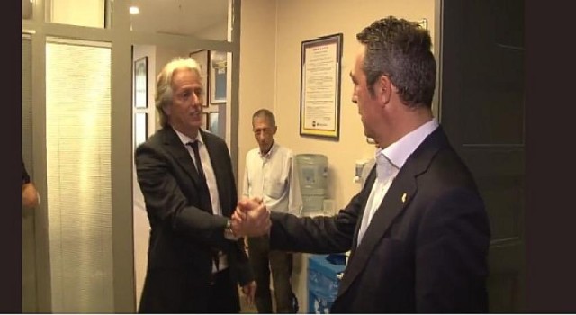 Fenerbahçe’nin Dünyaca Ünlü Teknik Adam Jorge Jesus İle İmza Töreni Canlı Yayınla D-Smart’ta