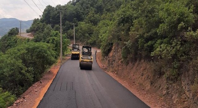 Kocaeli Yuvacık Hacıhaliller Köy yolu asfaltlanıyor