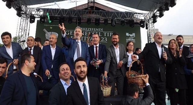 Merkezefendi Geleneksel Tıp Festivali Mesir Macunu Dağıtımı ve Sakiler Konseriyle Başladı